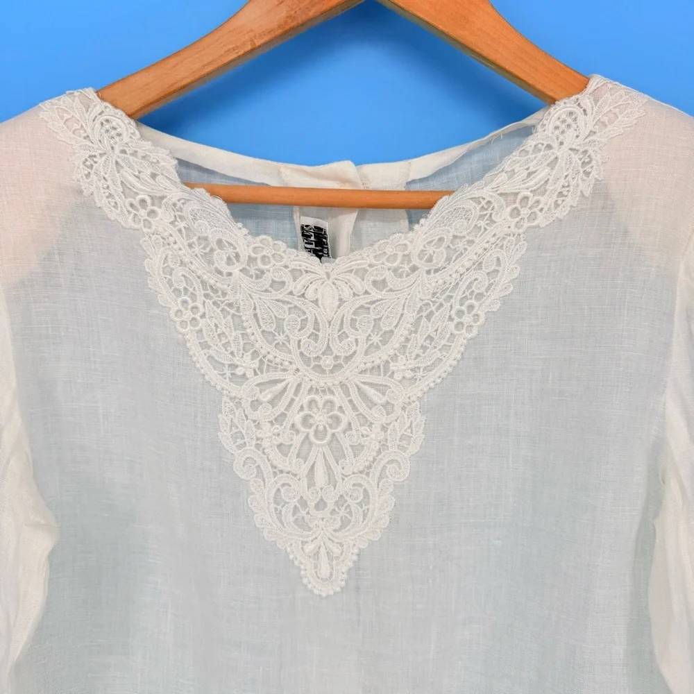 Vintage Cloak of Many Colors White Linen Lace Blouse Cottagecore Victorian Top 4 - Picture 4 of 13